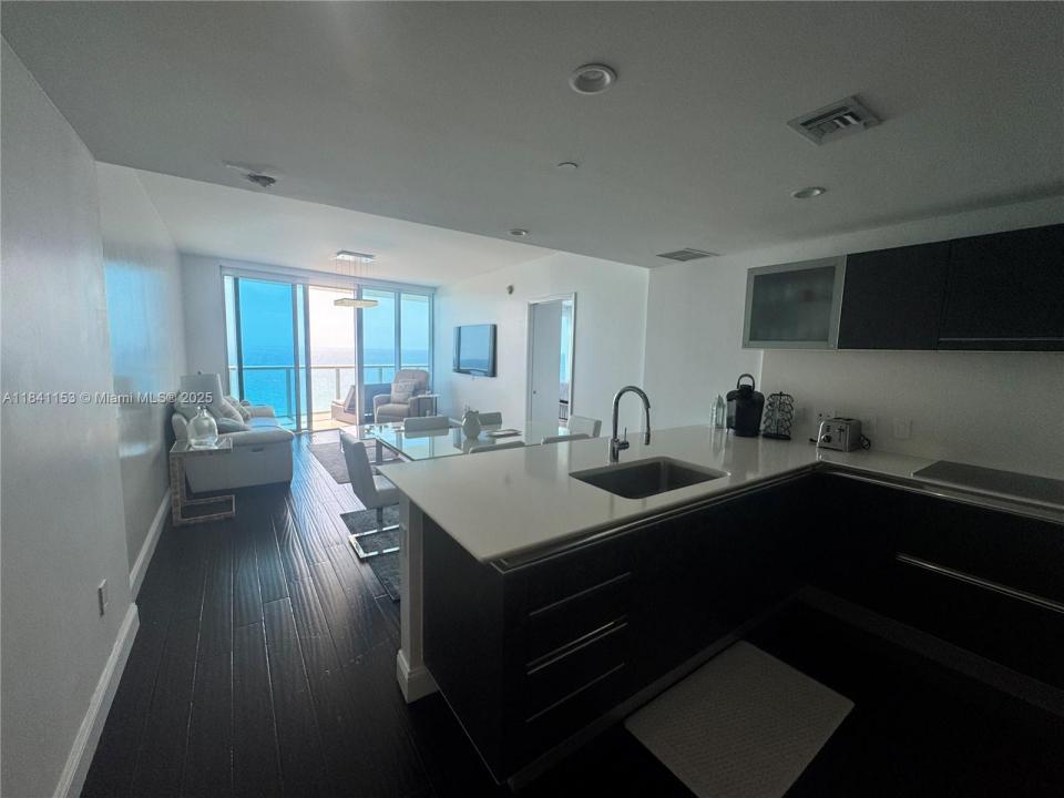 17001 Collins Ave 1002, Sunny Isles Beach, Florida 33160