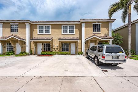 705 SW 122nd Ave 705, Pembroke Pines, Florida 33025, USA