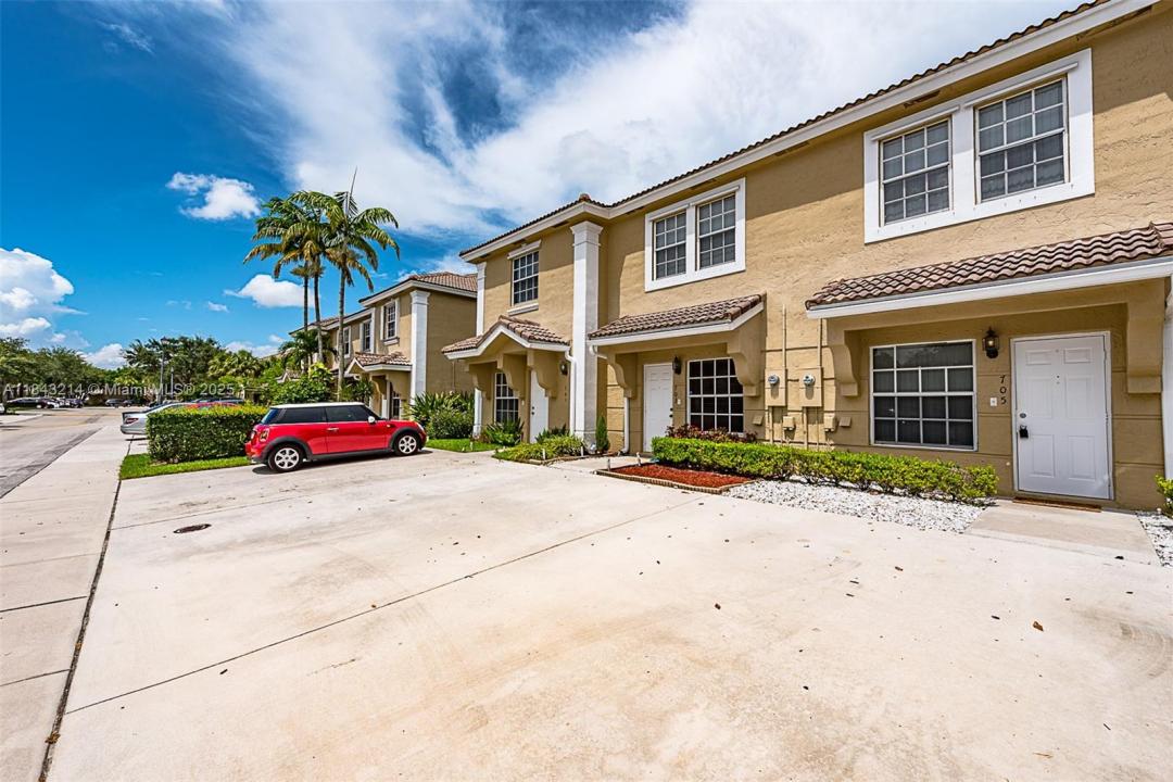 705 SW 122nd Ave 705, Pembroke Pines, Флорида 33025, Соединенные Штаты