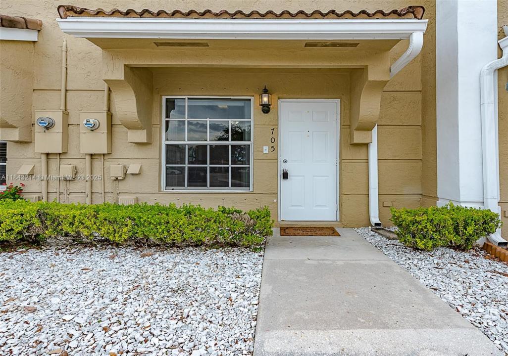 705 SW 122nd Ave 705, Pembroke Pines, Флорида 33025, Соединенные Штаты