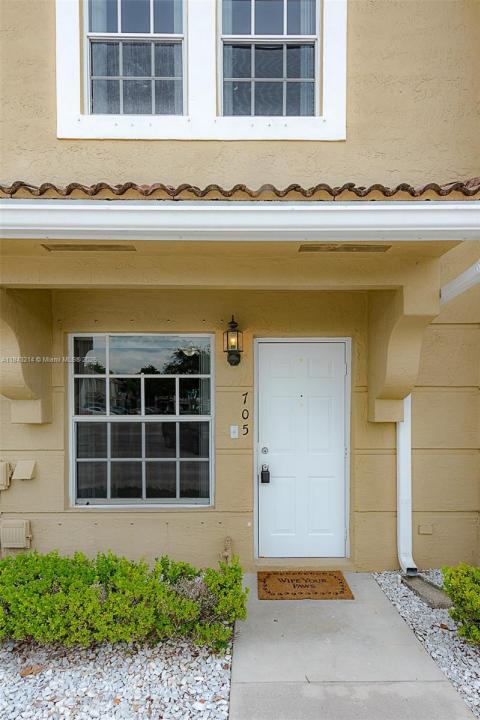 705 SW 122nd Ave 705, Pembroke Pines, Флорида 33025, Соединенные Штаты