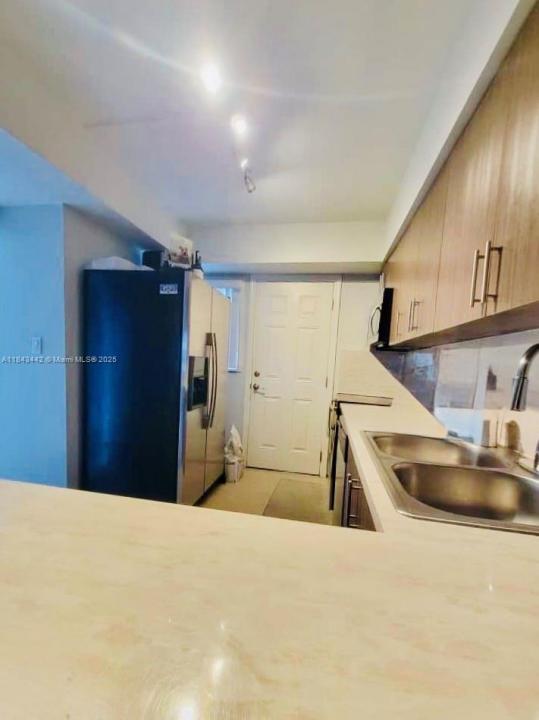 1100 NE 191st St 33, Miami, Florida 33179