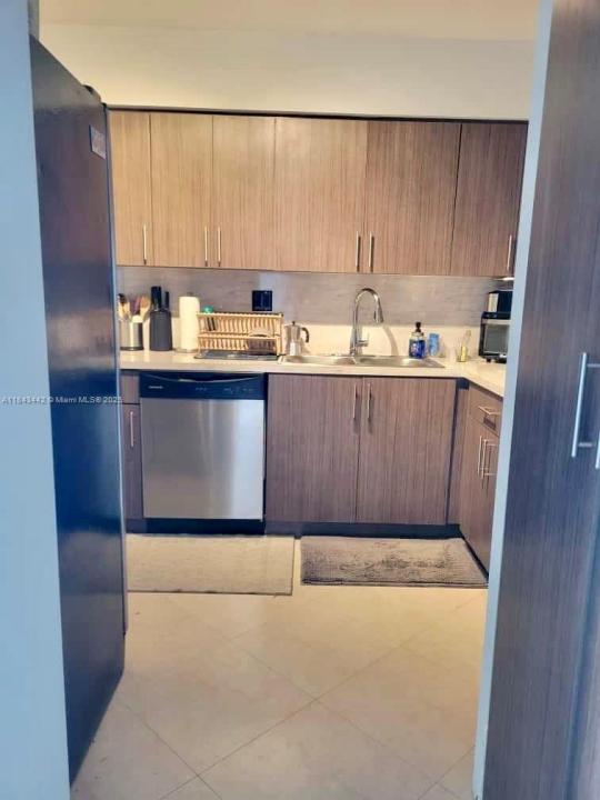 1100 NE 191st St 33, Miami, Florida 33179