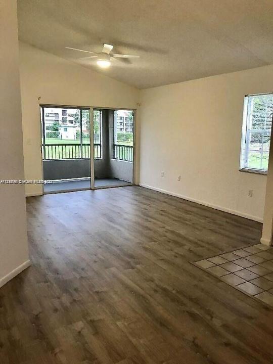 2841 N Oakland Forest Dr 211, Oakland Park, Florida 33309, Stati Uniti