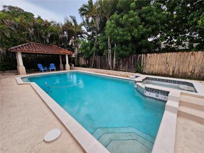 15060 SW 170th Ter, Miami, Florida 33187, USA