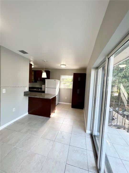 7632 NE 3rd Pl 0, Miami, פלורידה 33138, ארצות הברית של אמריקה 