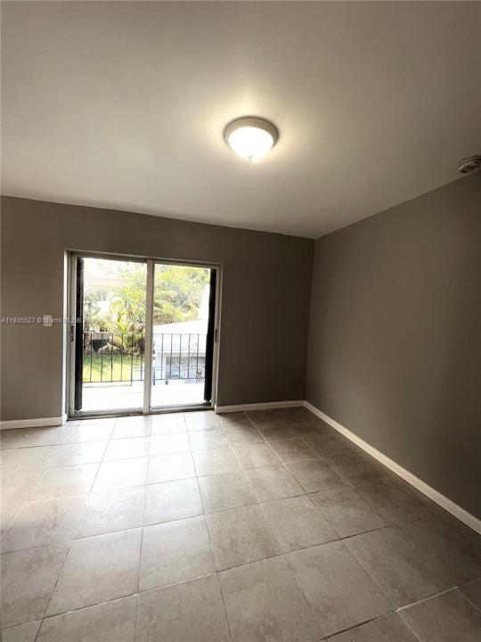 7632 NE 3rd Pl 0, Miami, פלורידה 33138, ארצות הברית של אמריקה 