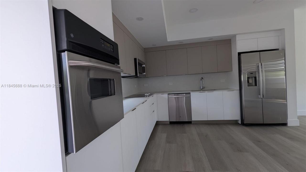 816 84th St 3, Miami Beach, פלורידה 33141, ארצות הברית של אמריקה