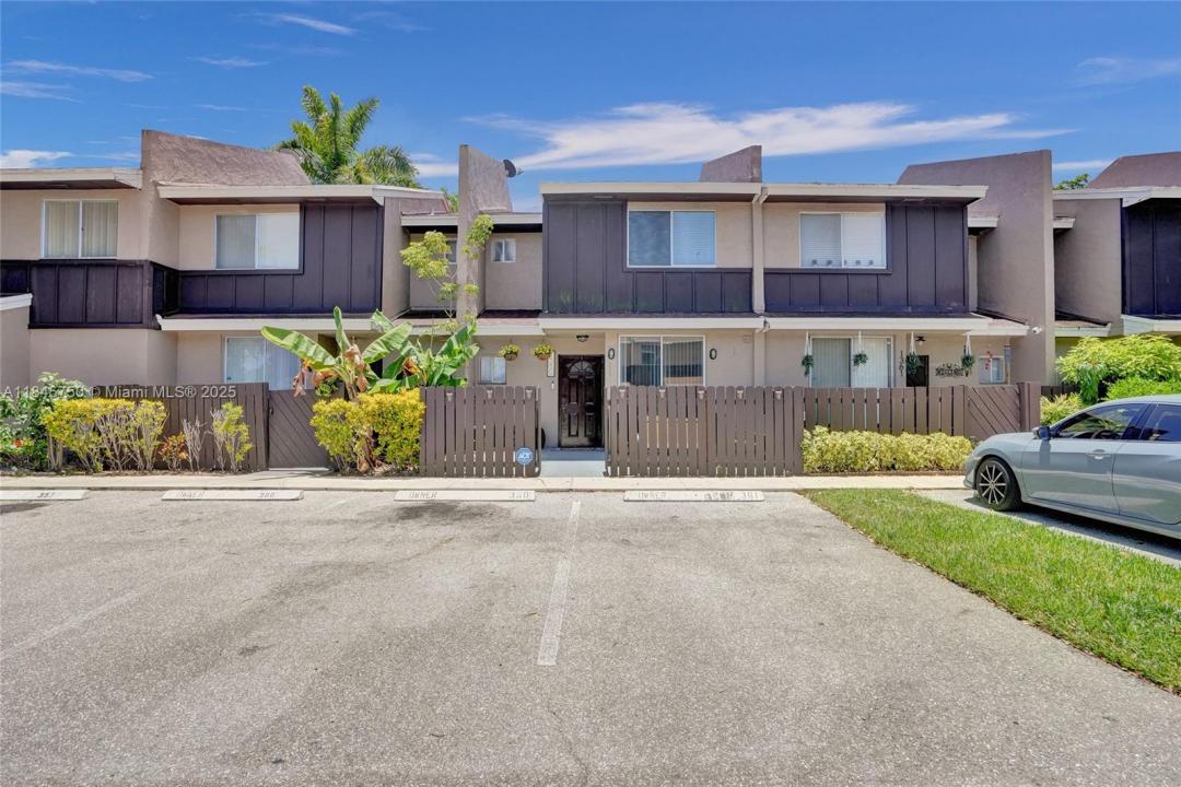 1359 Sussex Dr, North Lauderdale, פלורידה 33068, ארצות הברית של אמריקה 