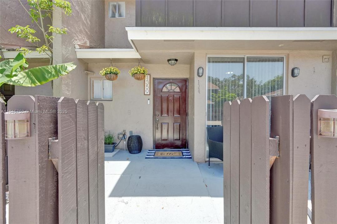 1359 Sussex Dr, North Lauderdale, פלורידה 33068, ארצות הברית של אמריקה 