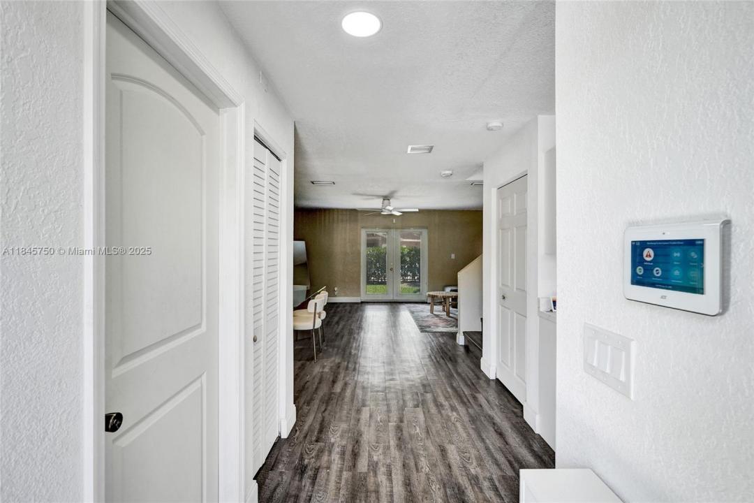 1359 Sussex Dr, North Lauderdale, פלורידה 33068, ארצות הברית של אמריקה 