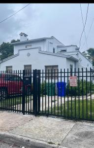 1053 NW 30th St 2, Miami, Florida 33127, USA