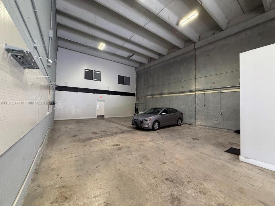 3803 NW 125th St 8, Opa-Locka, Florida 33054, Amerika Birleşik Devletleri