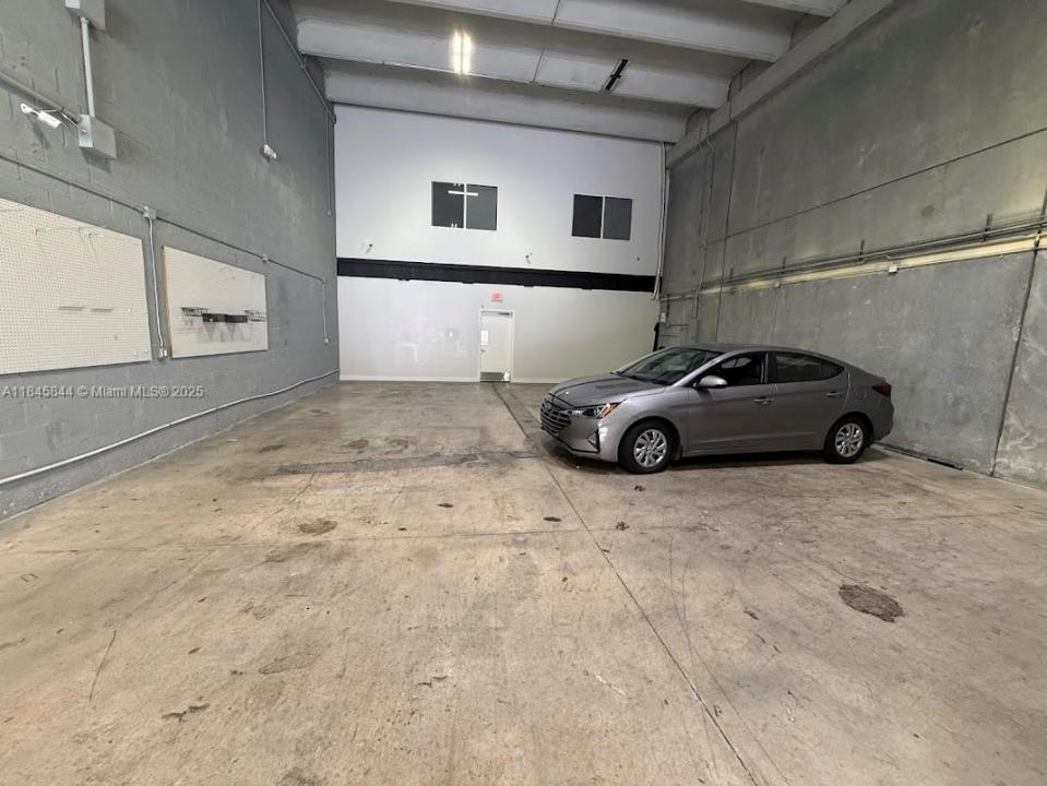 3803 NW 125th St 8, Opa-Locka, Florida 33054, Amerika Birleşik Devletleri