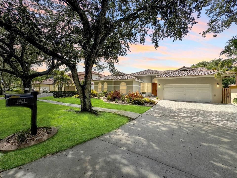 10621 Paris St, Cooper City, Florida 33026
