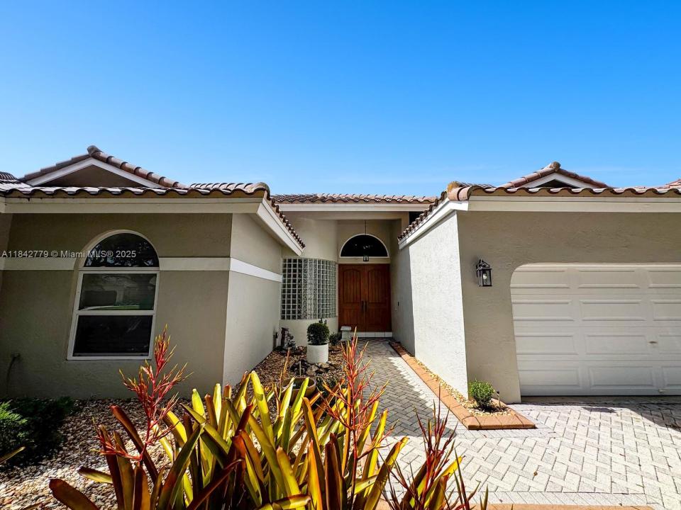 10621 Paris St, Cooper City, Florida 33026