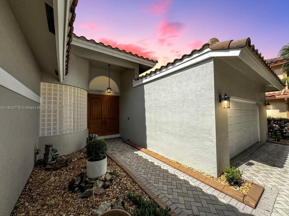 10621 Paris St, Cooper City, Florida 33026