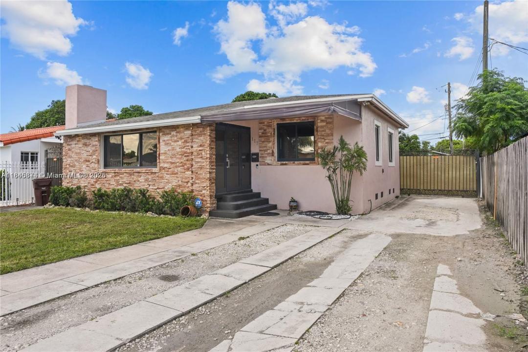117 W 34th St, Hialeah, Florida 33012