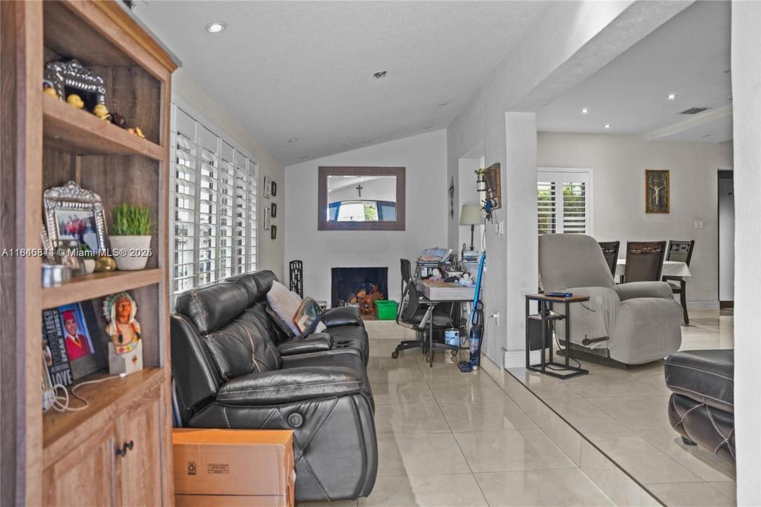 117 W 34th St, Hialeah, Florida 33012