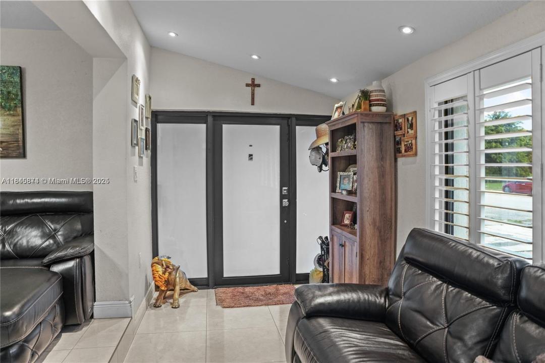 117 W 34th St, Hialeah, Florida 33012