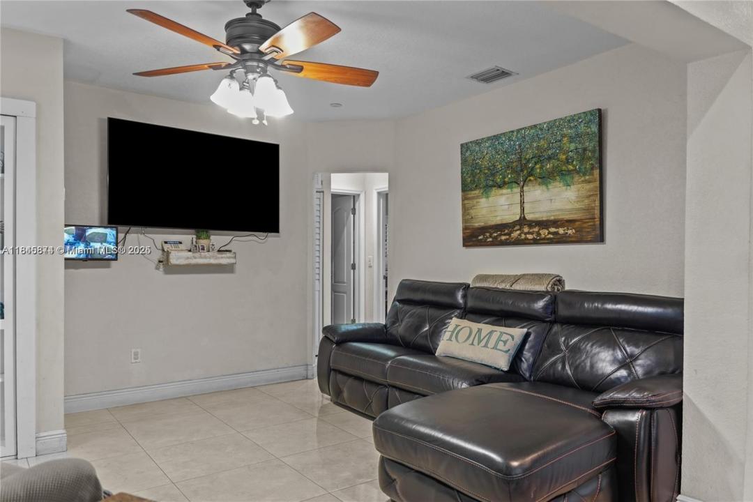 117 W 34th St, Hialeah, Florida 33012
