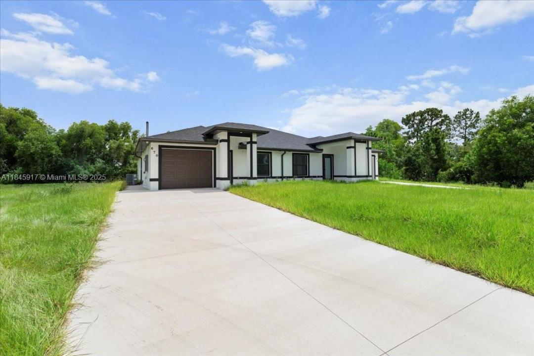 668/670 chemstrand st e, Lehigh Acres, Florida 33974
