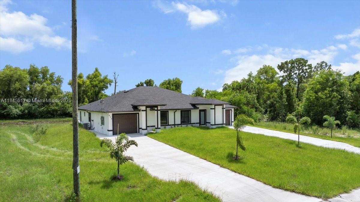 668/670 chemstrand st e, Lehigh Acres, Florida 33974