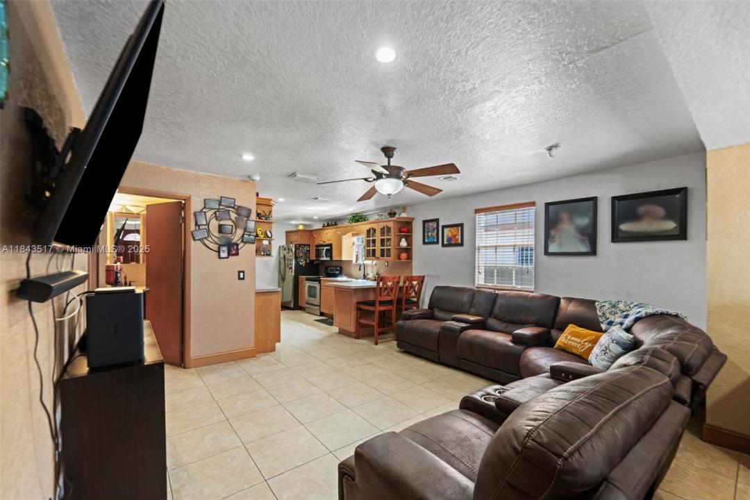 3140 NW 59th St, Miami, Florida 33142