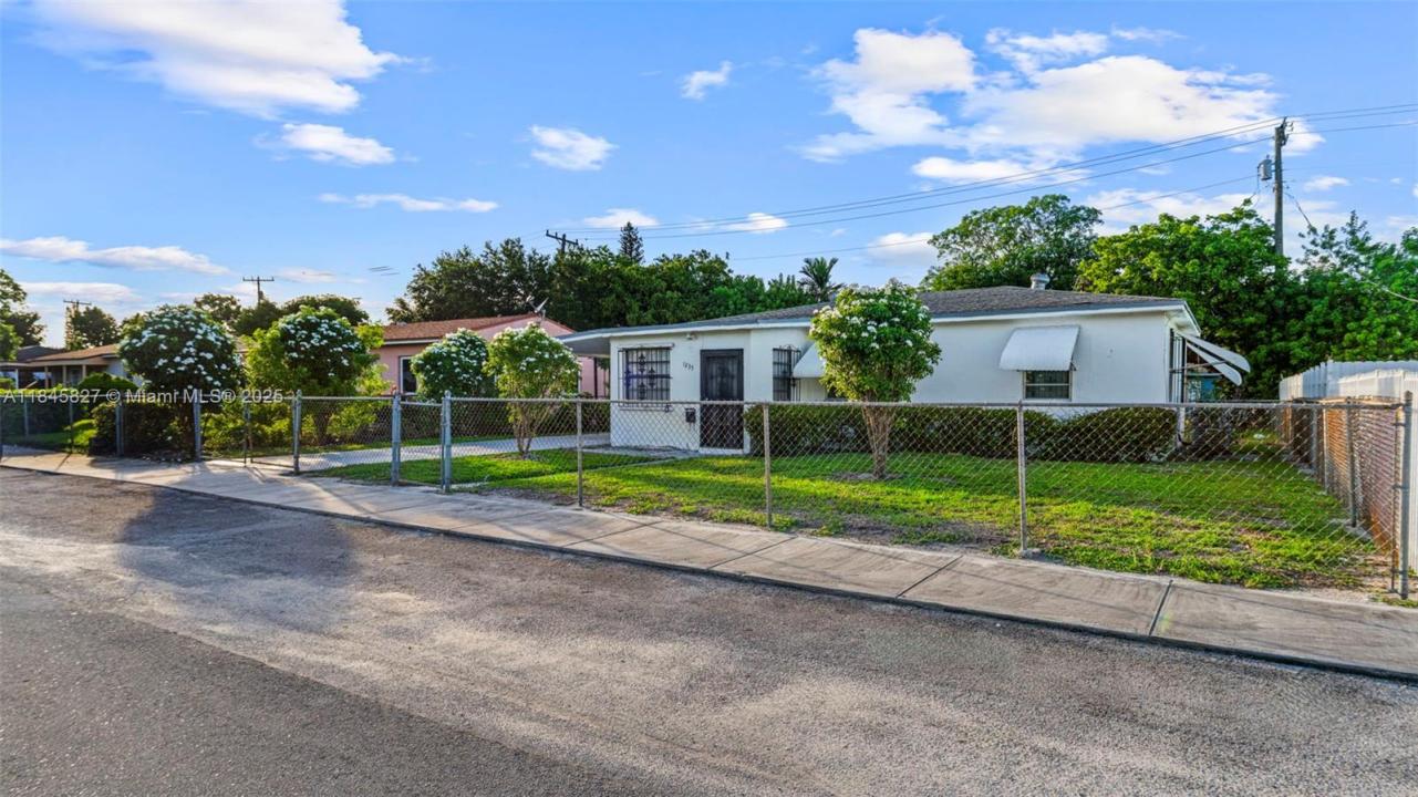 1235 NW 86th St, Miami, Флорида 33147, Соединенные Штаты