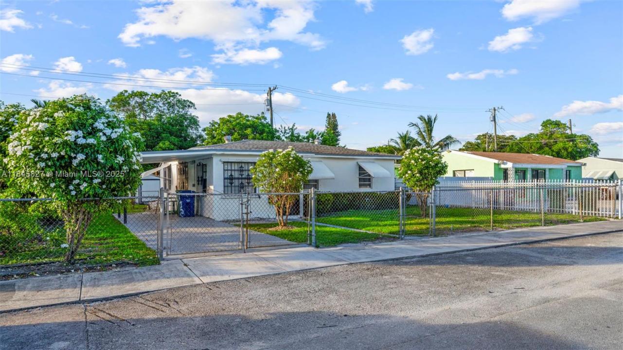 1235 NW 86th St, Miami, Флорида 33147, Соединенные Штаты