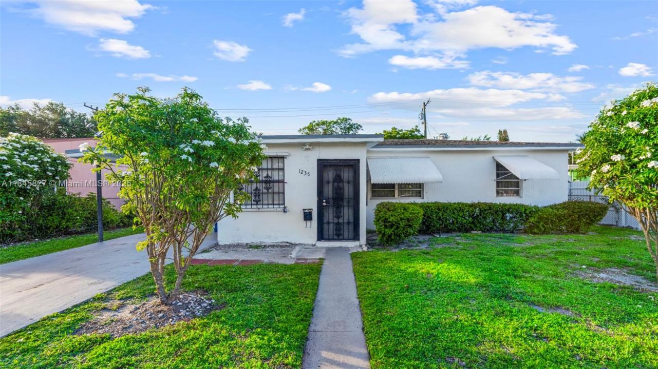 1235 NW 86th St, Miami, Флорида 33147, Соединенные Штаты