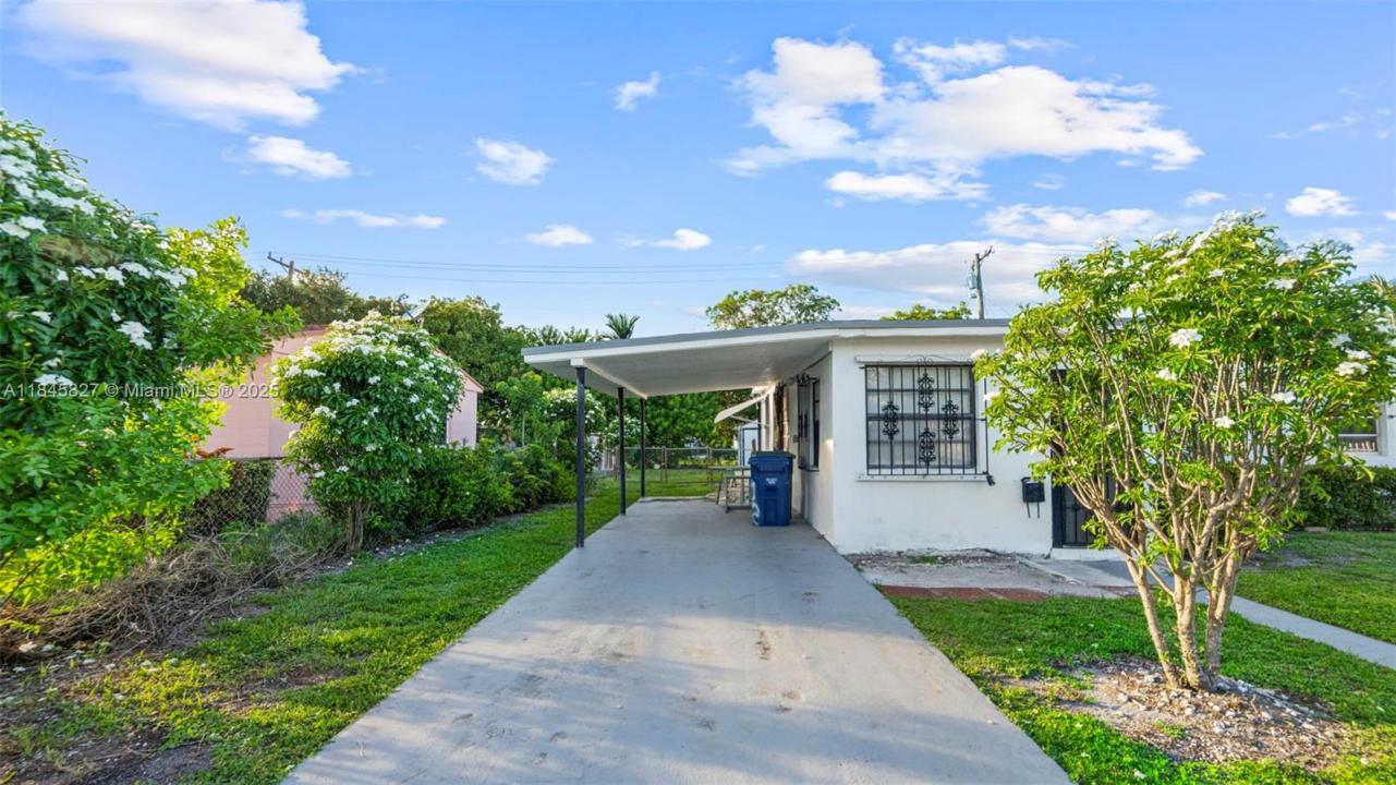 1235 NW 86th St, Miami, Флорида 33147, Соединенные Штаты