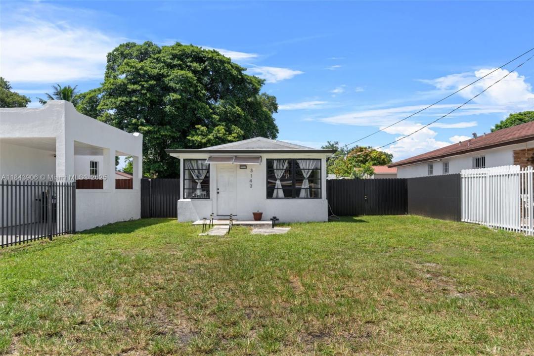 3143 NW 59th St, Miami, Florida 33142