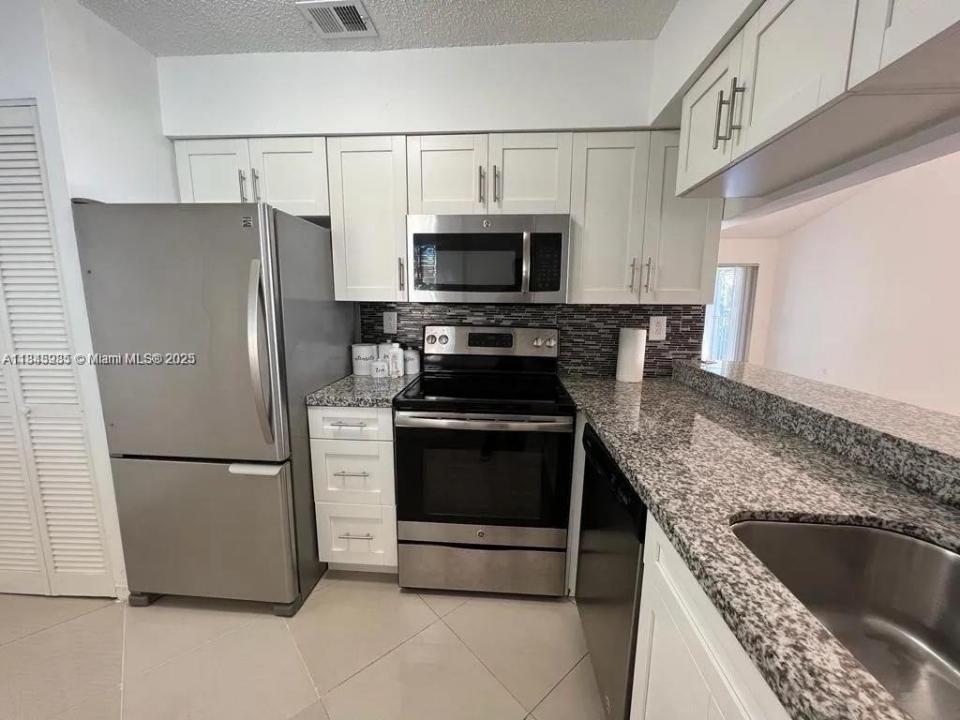 9403 SW 138th Pl 9403, Miami, Florida 33186