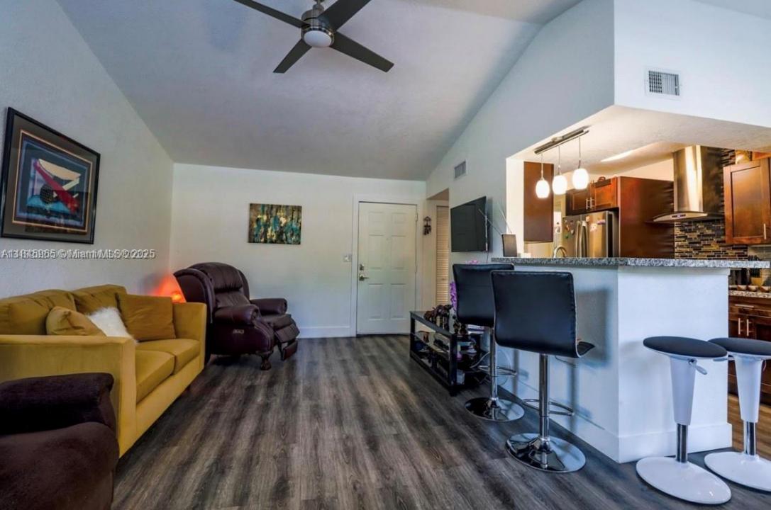 10670 SW 156th Pl 310, Miami, 佛罗里达州 33196, 美国