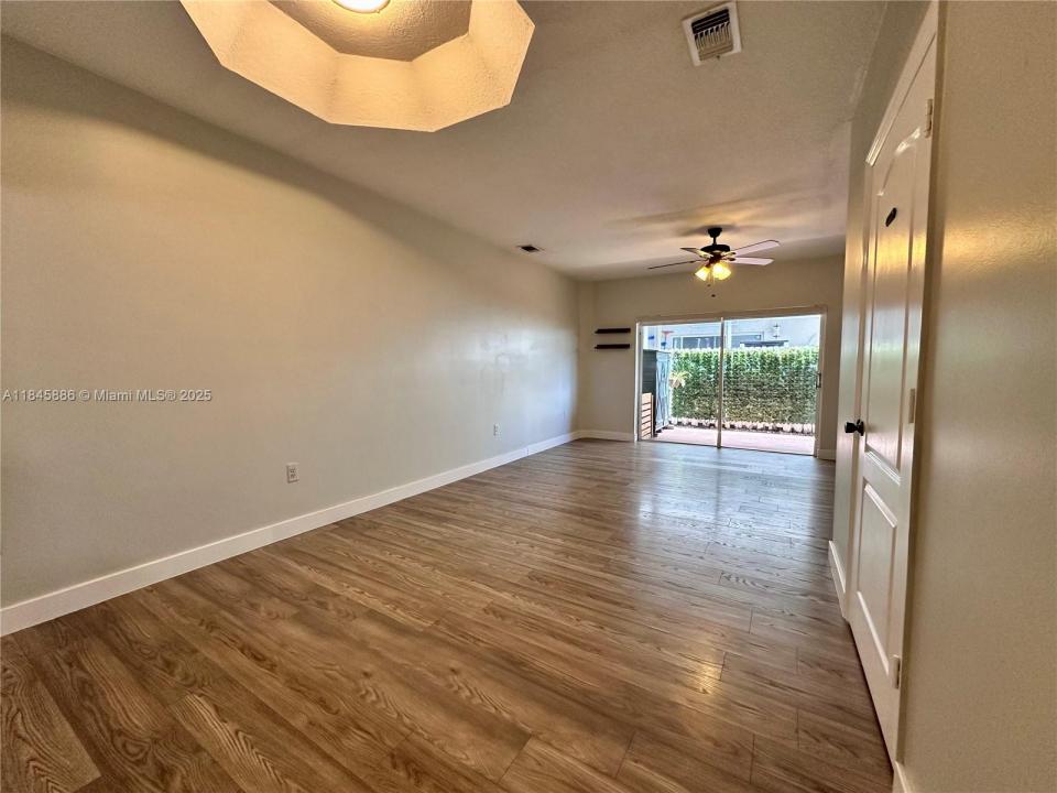 120 SW 109th Ave 3, Sweetwater, 佛羅里達州 33174, 美國