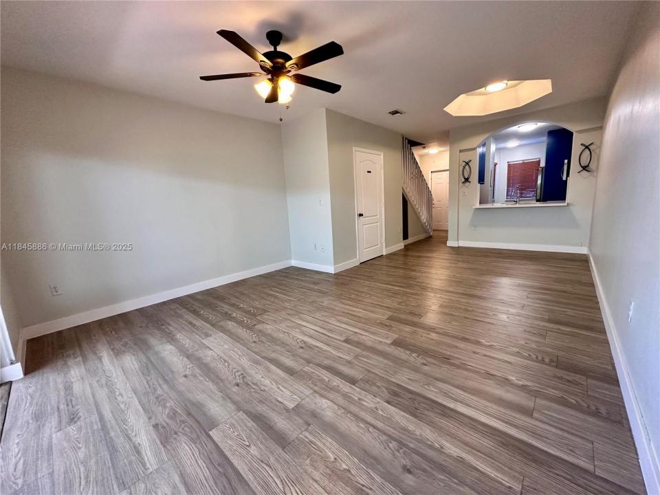 120 SW 109th Ave 3, Sweetwater, 佛羅里達州 33174, 美國