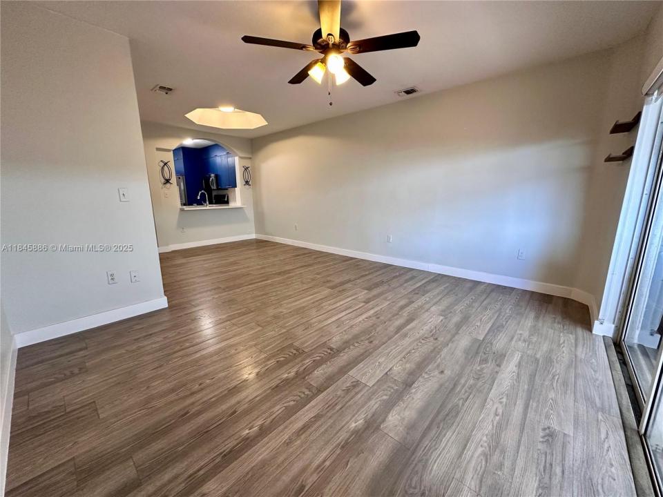 120 SW 109th Ave 3, Sweetwater, 佛羅里達州 33174, 美國