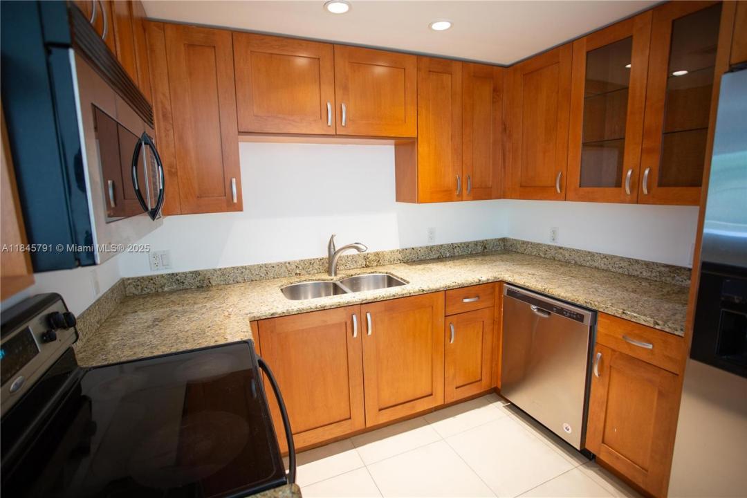 20 Calabria Ave 201, Coral Gables, Florida 33134