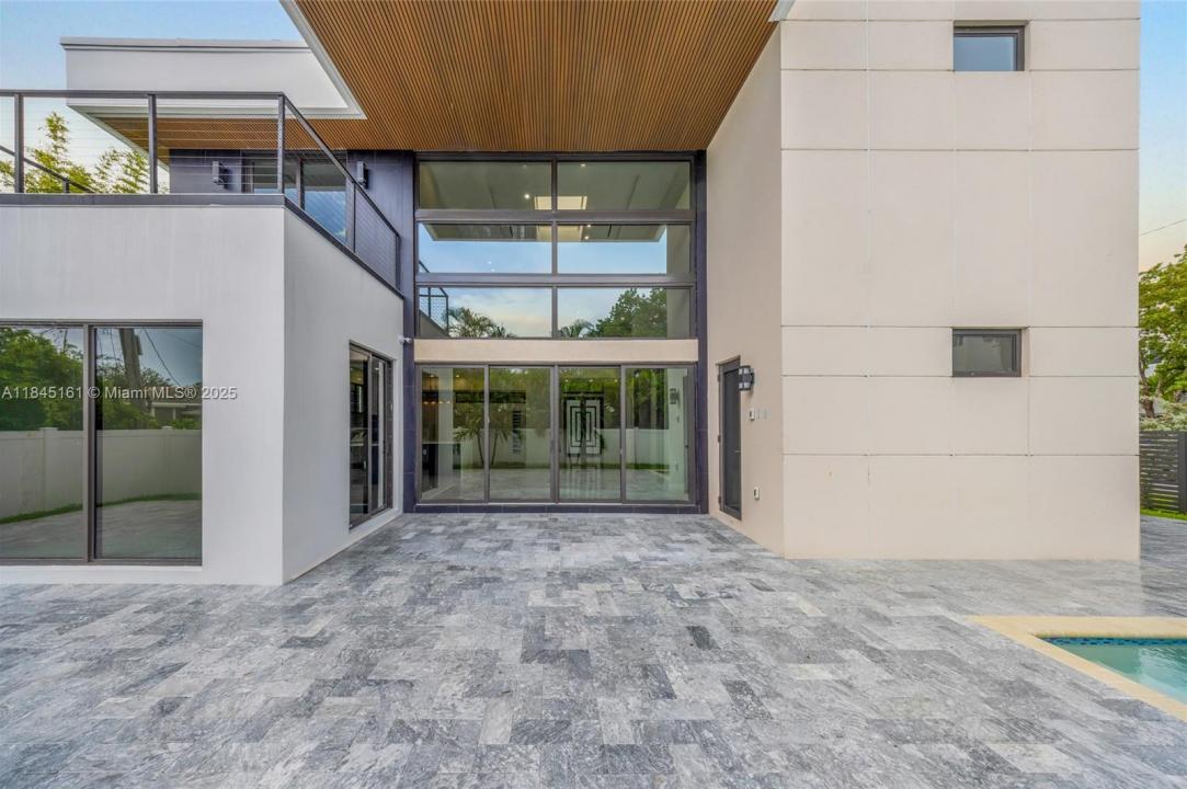750 NE 16th Ave, Fort Lauderdale, פלורידה 33304, ארצות הברית של אמריקה 