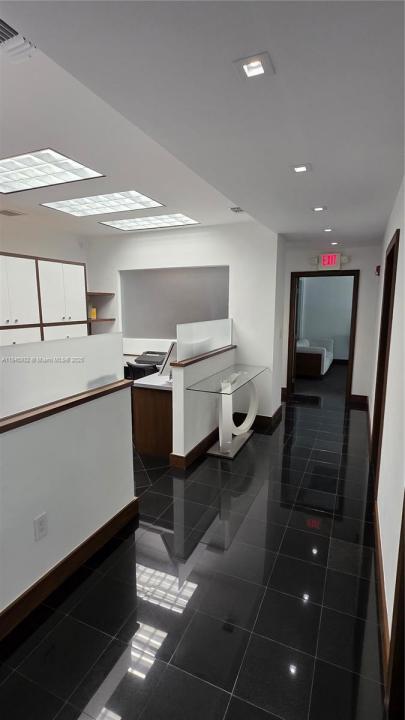 1135 Kane Concourse 3rd Floor, Bay Harbor Islands, Floride 33154, États-Unis