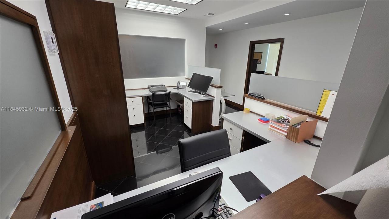 1135 Kane Concourse 3rd Floor, Bay Harbor Islands, Floride 33154, États-Unis