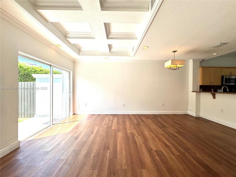 11667 NE 18th Dr 11667, North Miami, Florida 33181, Stati Uniti