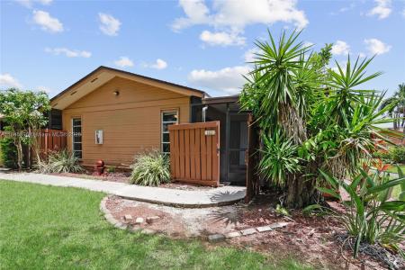 6322 Royal Woods Dr, Fort Myers, Florida 33908, USA