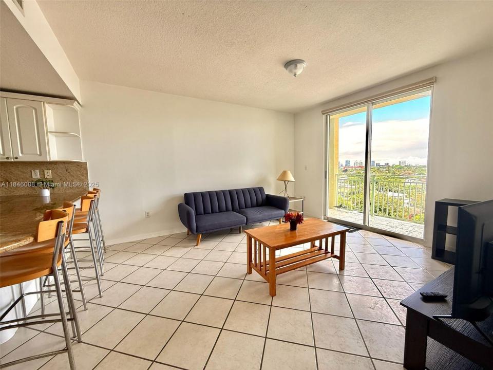 3500 CORAL WY 905, Miami, Florida 33145, HOA KỲ