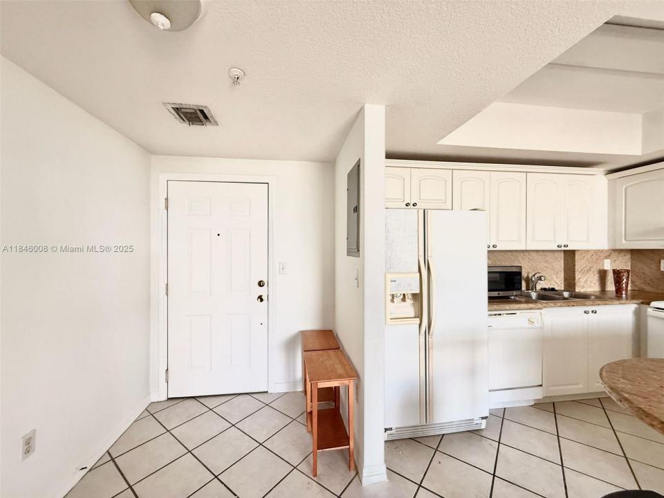 3500 CORAL WY 905, Miami, Florida 33145, HOA KỲ