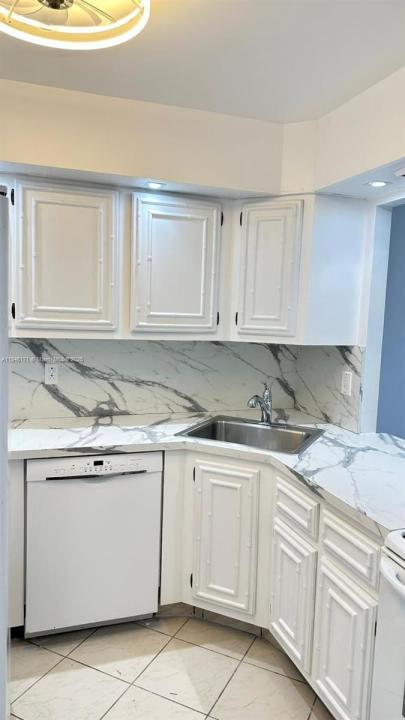 701 Three Islands Blvd 315, Hallandale Beach, フロリダ 33009, アメリカ合衆国