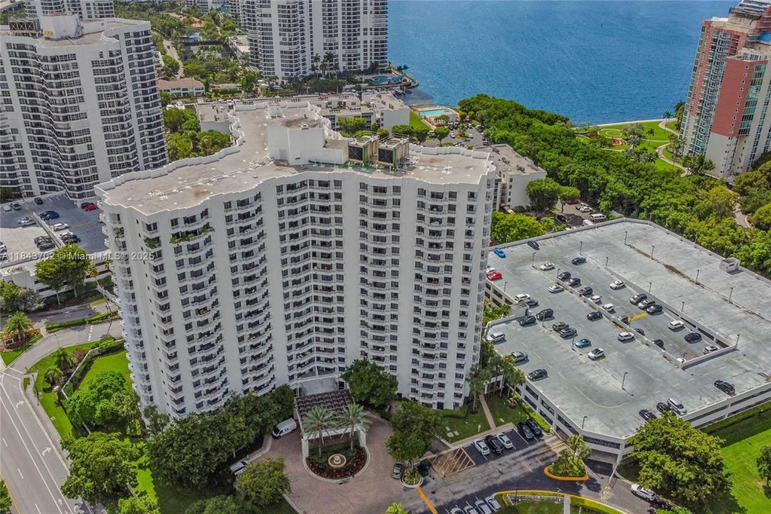 3300 NE 192nd St 1913, Aventura, Floride 33180, États-Unis