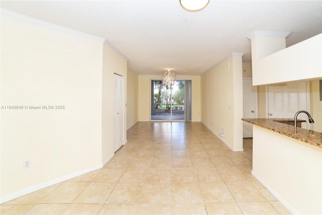 17150 N Bay Rd 2110, Sunny Isles Beach, Florida 33160, USA