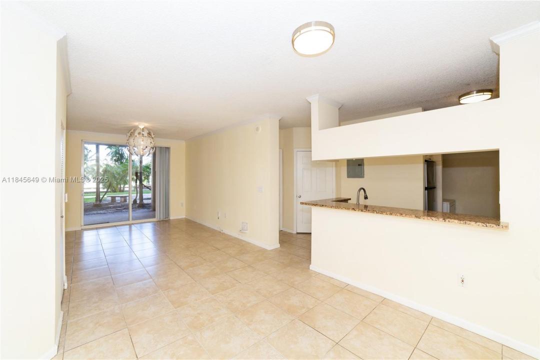 17150 N Bay Rd 2110, Sunny Isles Beach, Florida 33160, USA